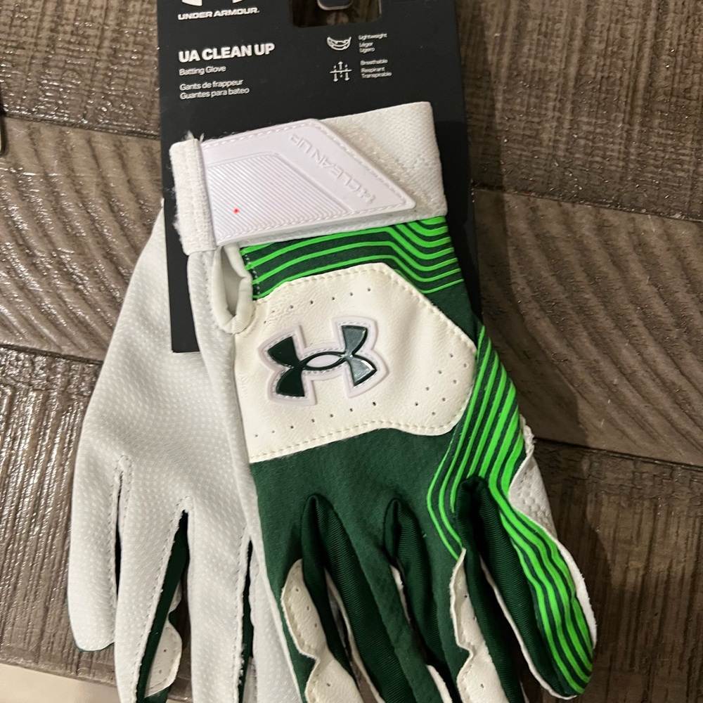 Under Armour Green and White Sports Gloves
